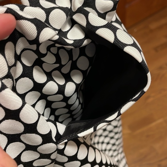 🆕️7th Ave New York & Company Skirt with pockets || Size 20|| Black & White💖 - Picture 2 of 3